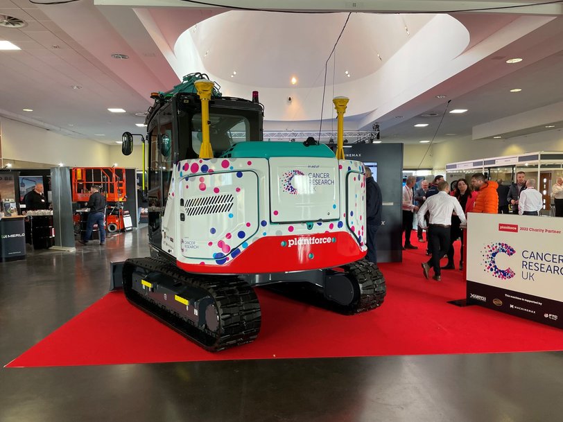 Plantforce future proof Kobelco machines with Xwatch